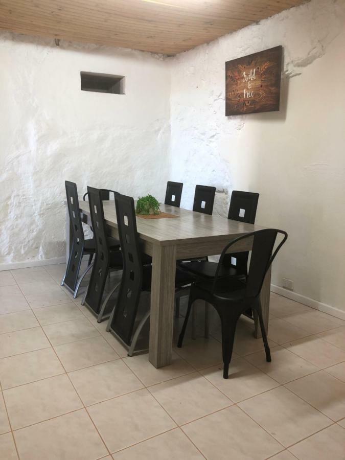 The Blacklighters Opal Retreat-Undergound Villa Coober Pedy Buitenkant foto